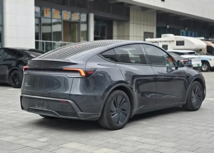Model Y 2025 Model Rear-wheel drive version – фото 6