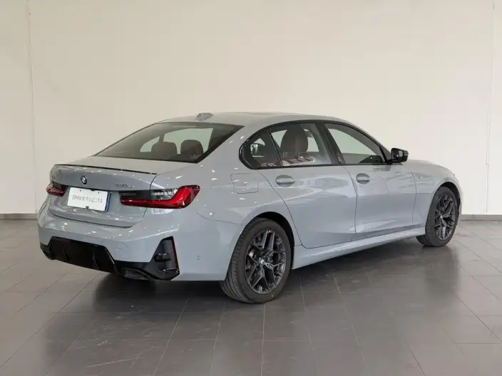 BMW 3 Series 2025 Model 330Li Exclusive Model M Sports Night Set – фото 5