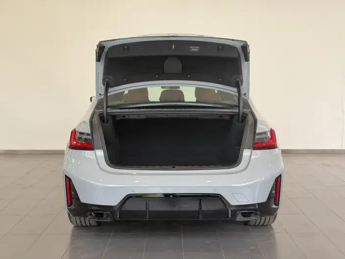 BMW 3 Series 2025 Model 330Li Exclusive Model M Sports Night Set – фото 20