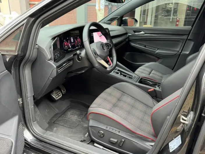 Volkswagen Golf GTI 2021 Model 380TSI DSG GTI – фото 12