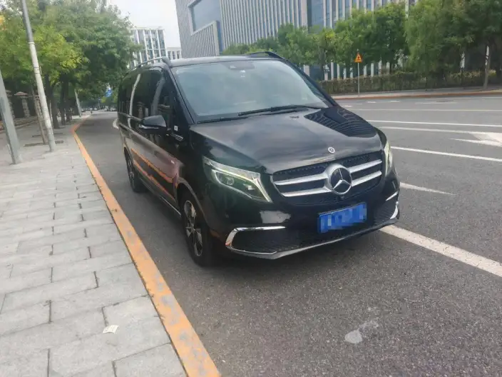 Mercedes-Benz V-Class 2022 Model V 260 Premium Edition – фото 3