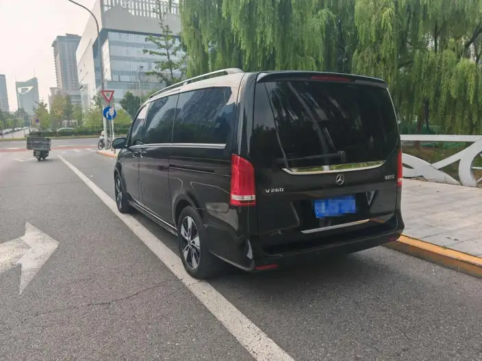 Mercedes-Benz V-Class 2022 Model V 260 Premium Edition – фото 4