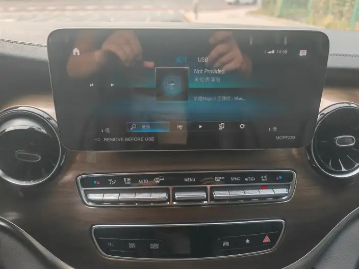 Mercedes-Benz V-Class 2022 Model V 260 Premium Edition – фото 9