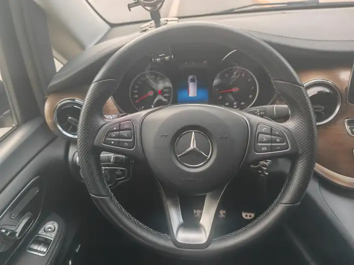 Mercedes-Benz V-Class 2022 Model V 260 Premium Edition – фото 15