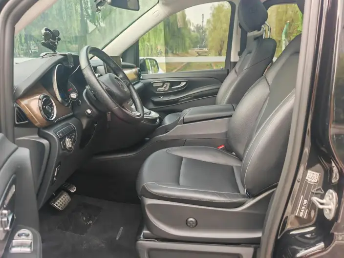 Mercedes-Benz V-Class 2022 Model V 260 Premium Edition – фото 18