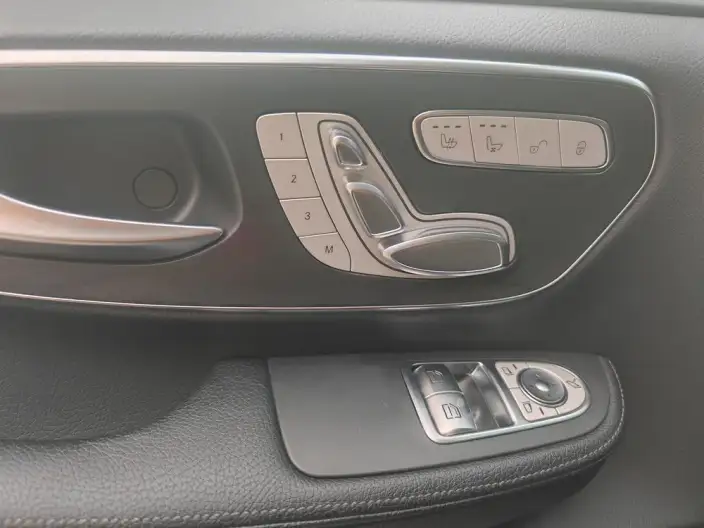 Mercedes-Benz V-Class 2022 Model V 260 Premium Edition – фото 19