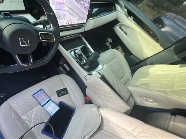 ZEEKR 009 2024 Model VI seat Executive Edition 4WD 108kWh – фото 9