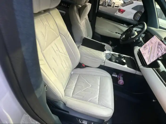 ZEEKR 009 2024 Model VI seat Executive Edition 4WD 108kWh – фото 11