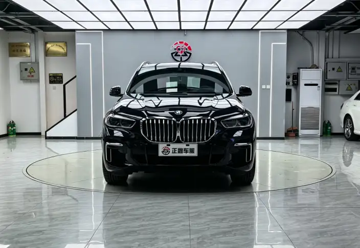 BMW X5 2022 Model xDrive 40Li M Sports Set – фото 2