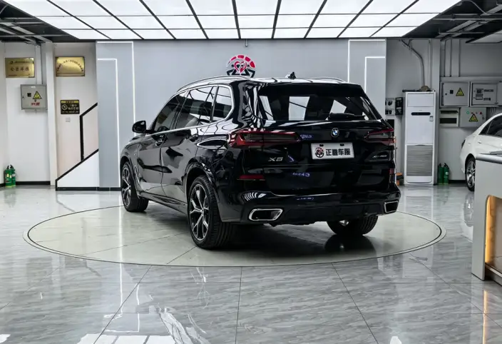 BMW X5 2022 Model xDrive 40Li M Sports Set – фото 5