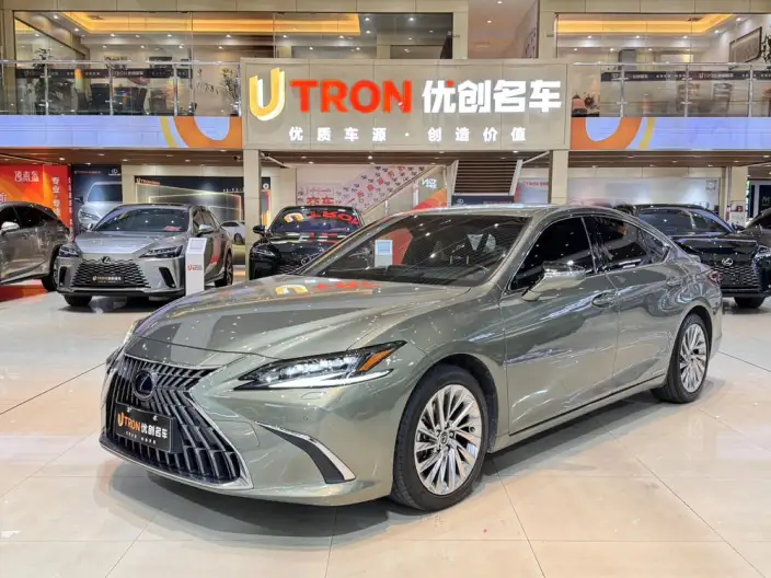 Lexus ES 2021 Model 300h Executive Edition – фото 1