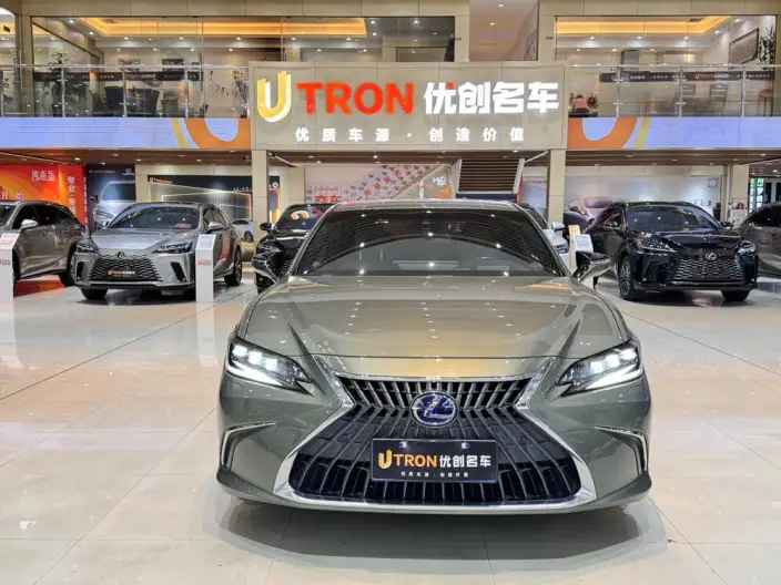 Lexus ES 2021 Model 300h Executive Edition – фото 2