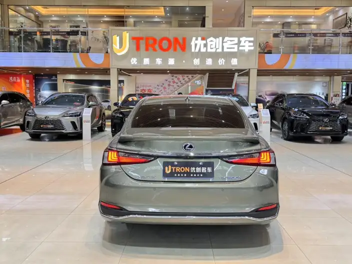 Lexus ES 2021 Model 300h Executive Edition – фото 4