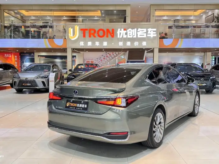 Lexus ES 2021 Model 300h Executive Edition – фото 5