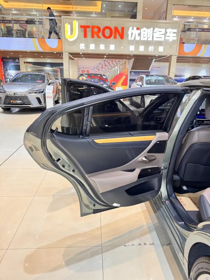 Lexus ES 2021 Model 300h Executive Edition – фото 14
