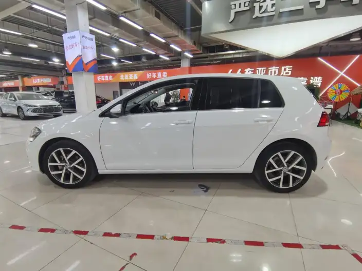 Volkswagen Golf 2020 Model 200TSI DSG Comfort Model – фото 4