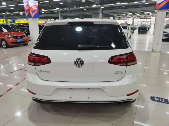 Volkswagen Golf 2020 Model 200TSI DSG Comfort Model – фото 6