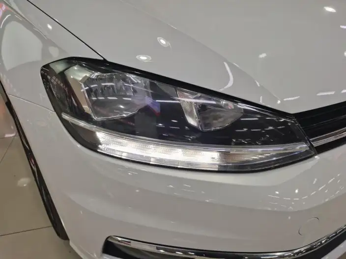 Volkswagen Golf 2020 Model 200TSI DSG Comfort Model – фото 11
