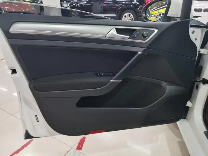 Volkswagen Golf 2020 Model 200TSI DSG Comfort Model – фото 13