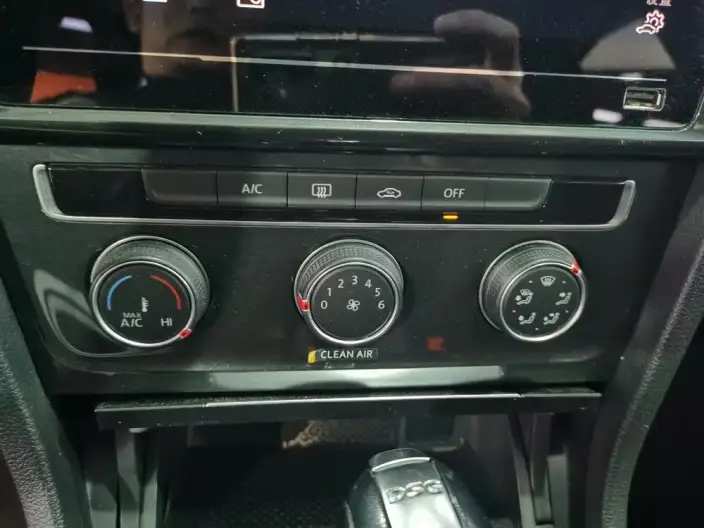 Volkswagen Golf 2020 Model 200TSI DSG Comfort Model – фото 16