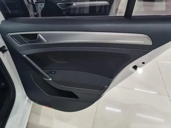 Volkswagen Golf 2020 Model 200TSI DSG Comfort Model – фото 18