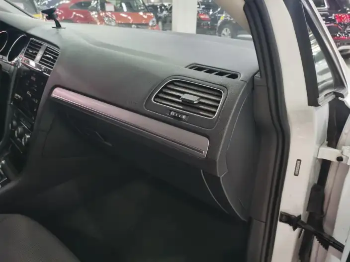 Volkswagen Golf 2020 Model 200TSI DSG Comfort Model – фото 20