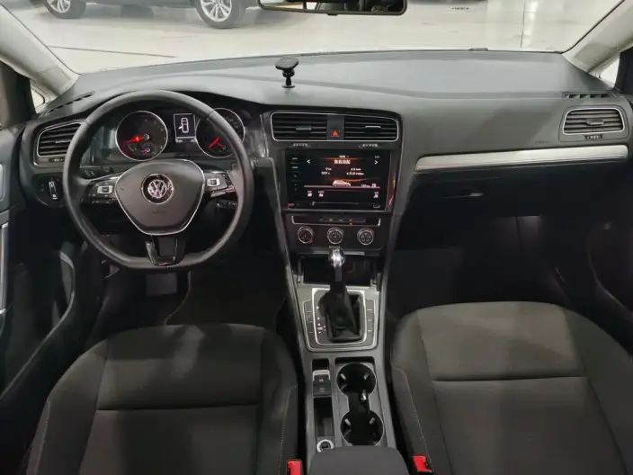 Volkswagen Golf 2020 Model 200TSI DSG Comfort Model – фото 21