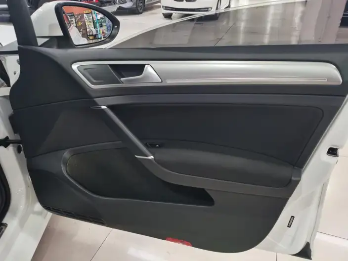 Volkswagen Golf 2020 Model 200TSI DSG Comfort Model – фото 30