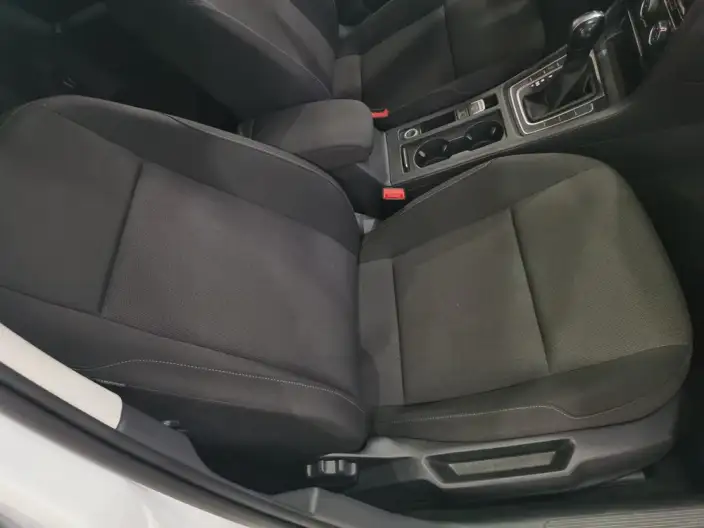 Volkswagen Golf 2020 Model 200TSI DSG Comfort Model – фото 32