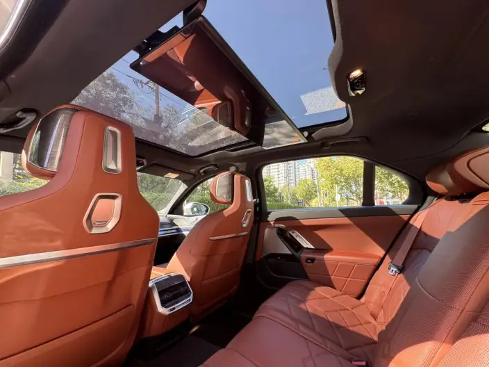 BMW i7 2023 Model eDrive50L Exclusive Model Luxury Set – фото 9