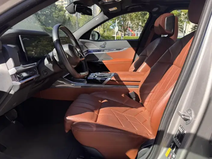 BMW i7 2023 Model eDrive50L Exclusive Model Luxury Set – фото 16