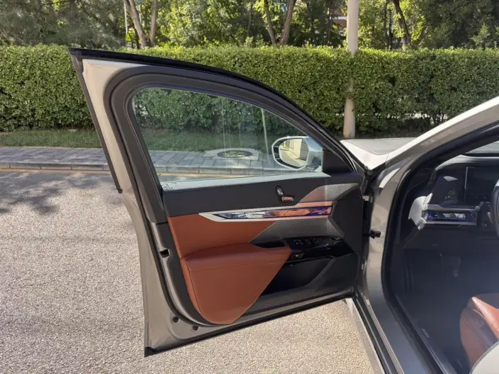 BMW i7 2023 Model eDrive50L Exclusive Model Luxury Set – фото 18