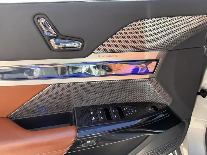BMW i7 2023 Model eDrive50L Exclusive Model Luxury Set – фото 19