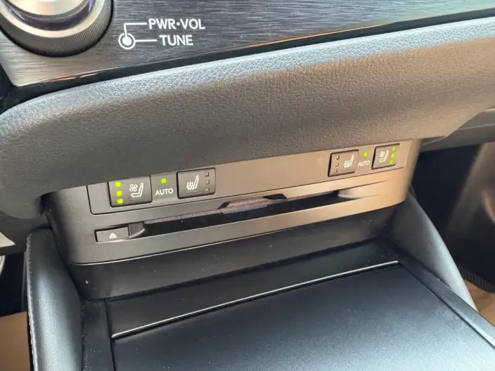 Lexus ES 2021 Model 300h Premium – фото 10