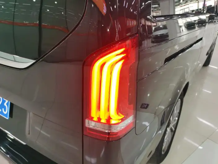 Mercedes-Benz V-Class 2022 Model V 260 Pilot Edition – фото 5