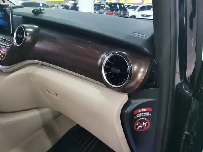 Mercedes-Benz V-Class 2022 Model V 260 Pilot Edition – фото 10