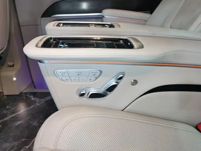 Mercedes-Benz V-Class 2022 Model V 260 Pilot Edition – фото 13
