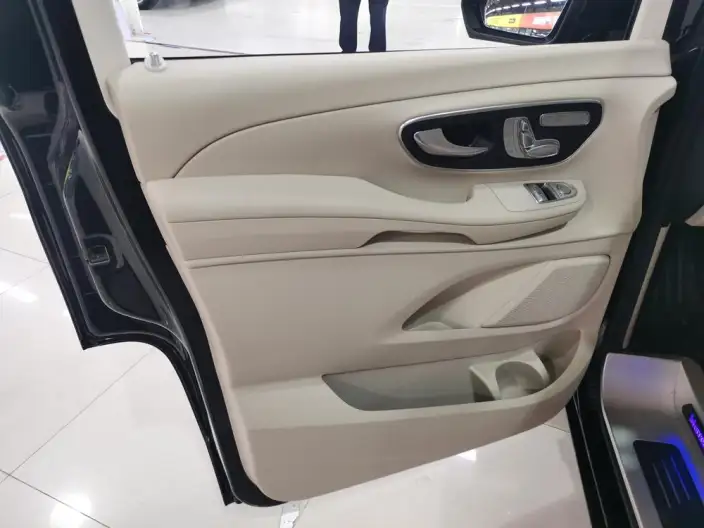 Mercedes-Benz V-Class 2022 Model V 260 Pilot Edition – фото 17