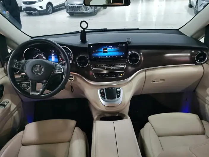 Mercedes-Benz V-Class 2022 Model V 260 Pilot Edition – фото 18