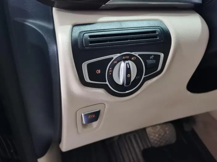 Mercedes-Benz V-Class 2022 Model V 260 Pilot Edition – фото 22