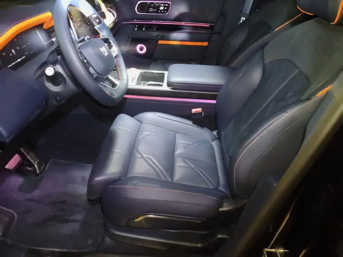 ZEEKR 9X 2025 Model Obsidian Black Edition 70kWh VI seat – фото 10