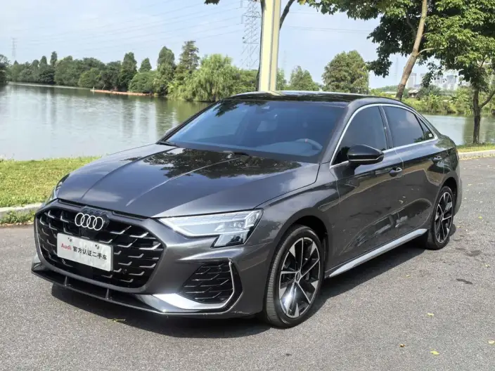 Audi A3 2026 Model A3L Limousine 35 TFSI Continental Flying Spur Exclusive Model – фото 1