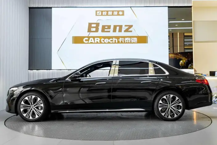 Mercedes-Benz E-Class PHEV 2024 Model E 350 e L sedan – фото 3