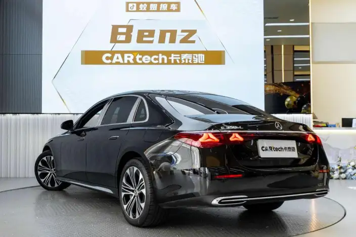 Mercedes-Benz E-Class PHEV 2024 Model E 350 e L sedan – фото 4