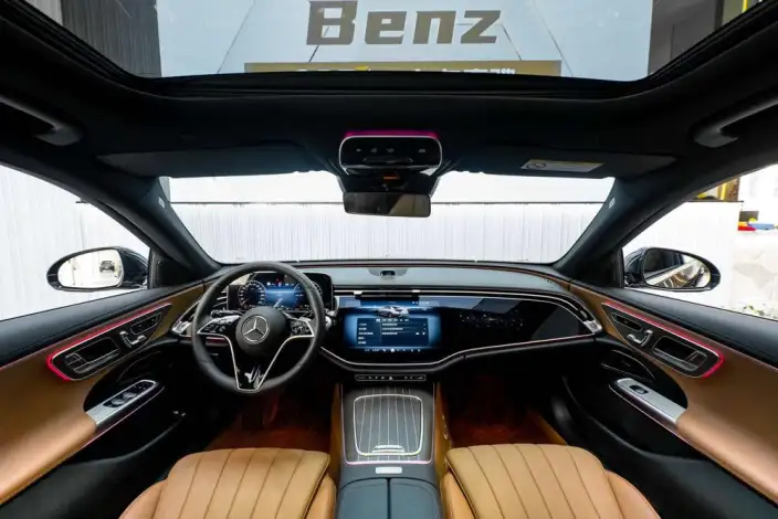 Mercedes-Benz E-Class PHEV 2024 Model E 350 e L sedan – фото 18