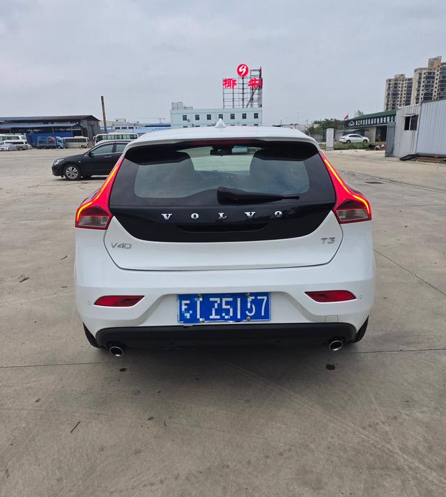 Volvo V40 2016 модификация T3 Smart Yi Edition – фото 8
