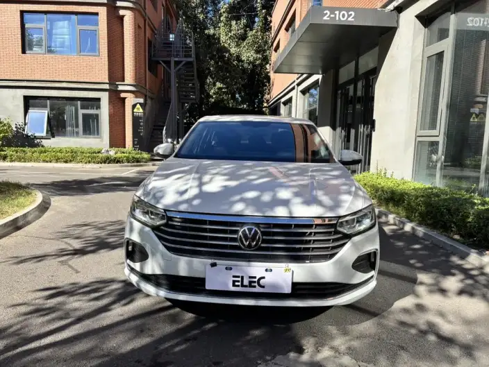 Volkswagen Lavida 2023 Model Facelift 1.5L Automatic Five million editions – фото 2