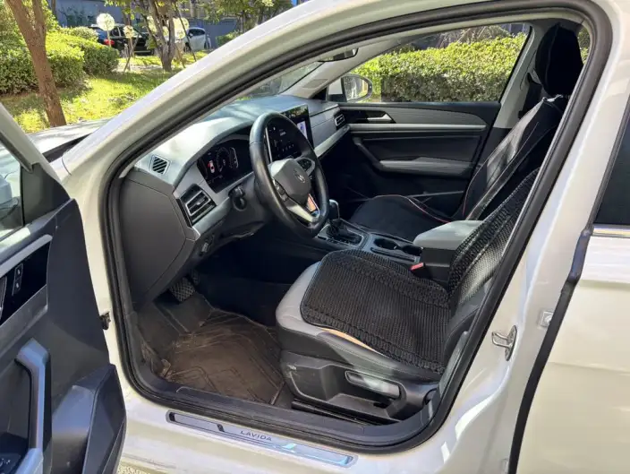 Volkswagen Lavida 2023 Model Facelift 1.5L Automatic Five million editions – фото 12