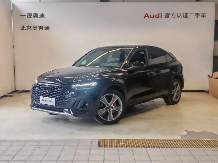 Audi Q5L Sportback 2022 Model 45 TFSI Luxury Model – фото 1