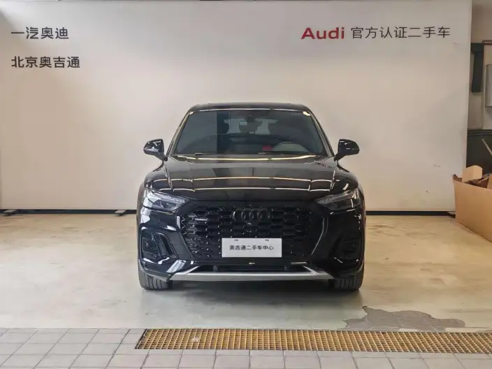 Audi Q5L Sportback 2022 Model 45 TFSI Luxury Model – фото 2